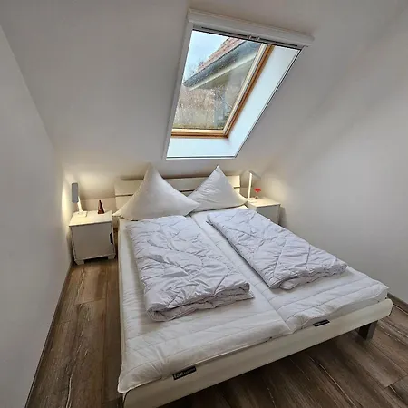 아파트 Wellenbreker-h *